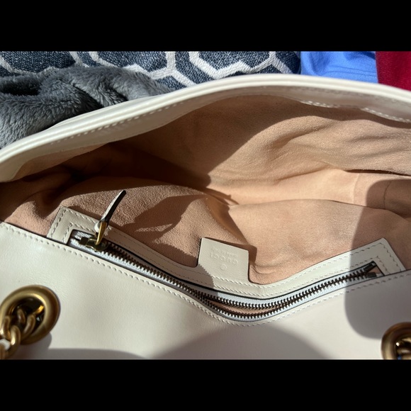 SOLD- AUTHENTIC Gucci Marmont Matelasse Mini in White - Picture 12 of 12
